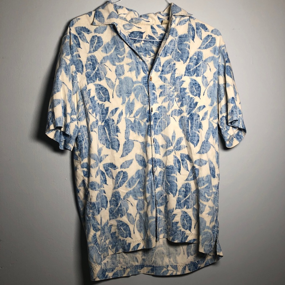 Tommy Bahama Button Down Mens Medium Blue 100% Silk Tropical Leaf Camp Shirt